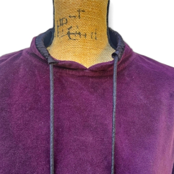 Marin Apparel Company Women's Cropped Sweatshirt in Maroon Color, Size M - Picture 4 of 6